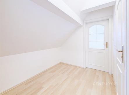 . | Pronájem - kanceláře, 120 m²