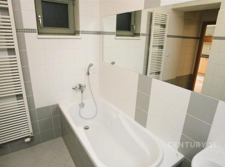 . | Pronájem bytu, 2+1, 86 m²