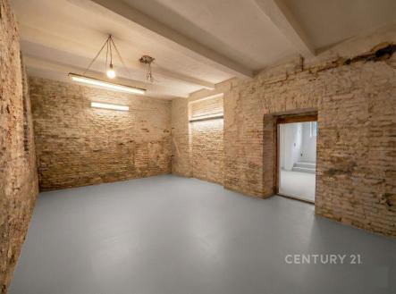 . | Prodej - skladovací prostor, 68 m²