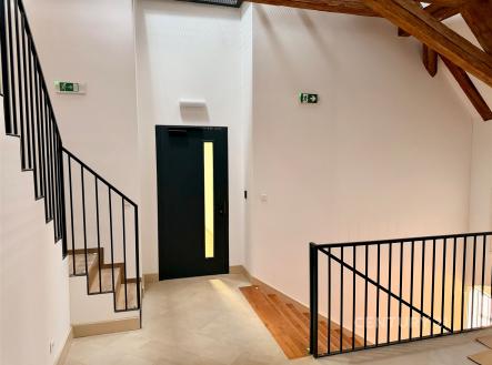 . | Pronájem - kanceláře, 154 m²