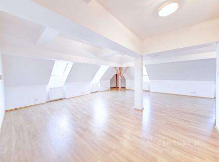 . | Pronájem bytu, 3+kk, 140 m²