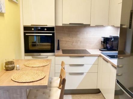 . | Pronájem bytu, 2+1, 39 m²