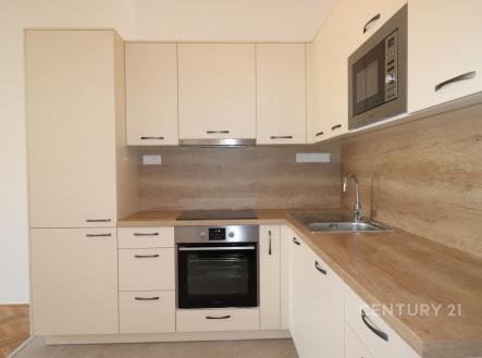 . | Pronájem bytu, 3+kk, 79 m²