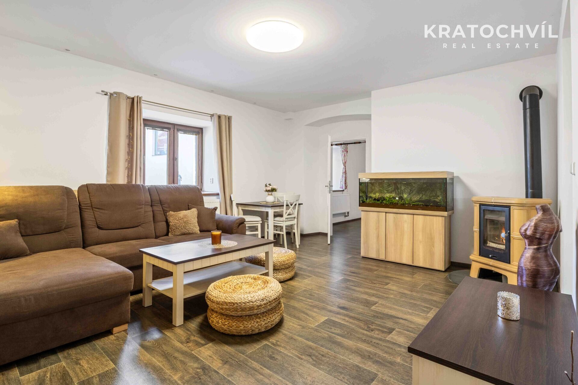 1/2 RD - Odolena Voda, po rekonstrukci, 170 m2, u náměstí.