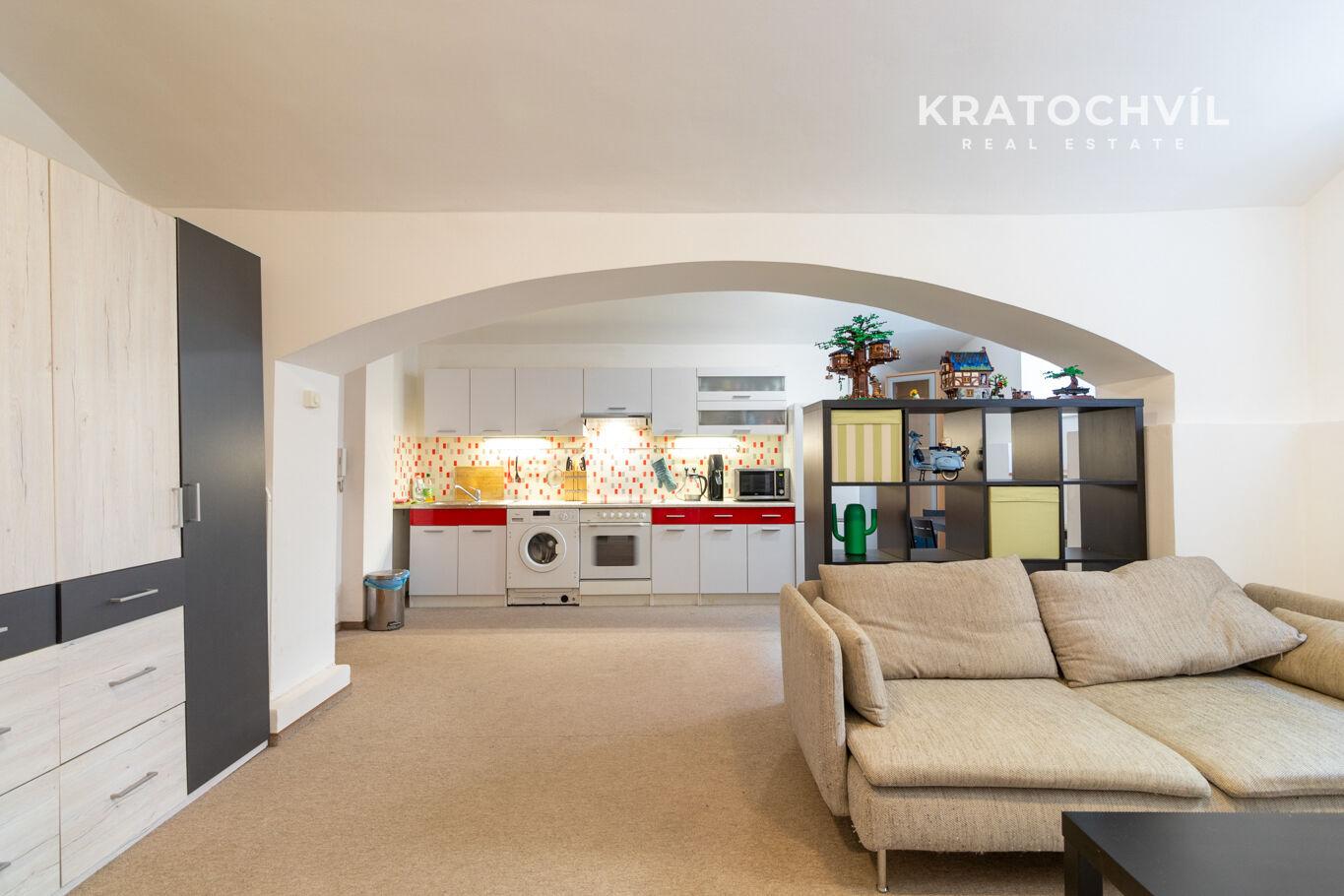 1+kk, 50 m2, Praha 8 - Karlín, snížené přízemí