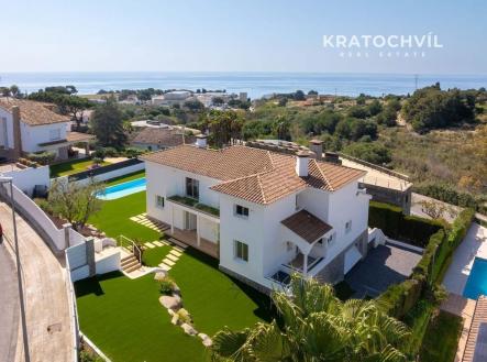 Prodej - dům/vila, 600 m²