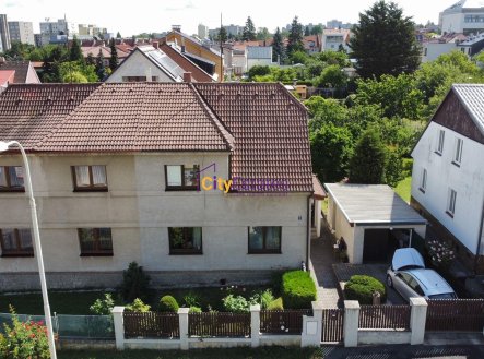 Dvougenerační dům se zázemím a zahradou, Benkova ulice, Praha 4 - Chodov